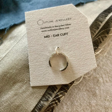 Load image into Gallery viewer, HAMMERED TEXTURE MID- EAR CUFF.
