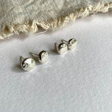 Load image into Gallery viewer, HAMMERED SILVER ROUND BUTTON STUD EARRINGS