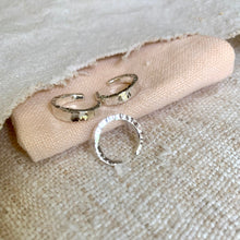 Load image into Gallery viewer, Hammered Bark Texture Tapered Ear Cuff