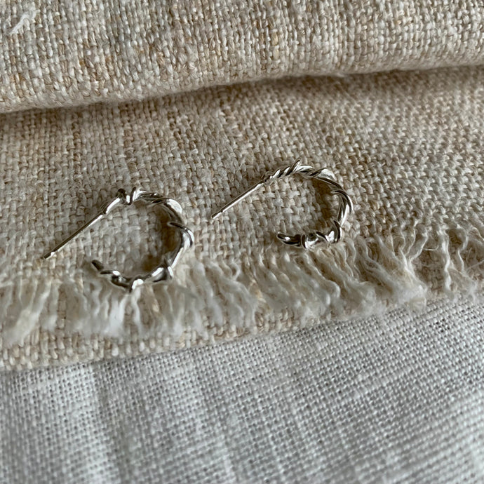 SMALL TANGLE TWIST SILVER HOOP EARRINGS