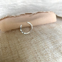 Load image into Gallery viewer, Hammered Bark Texture Tapered Ear Cuff